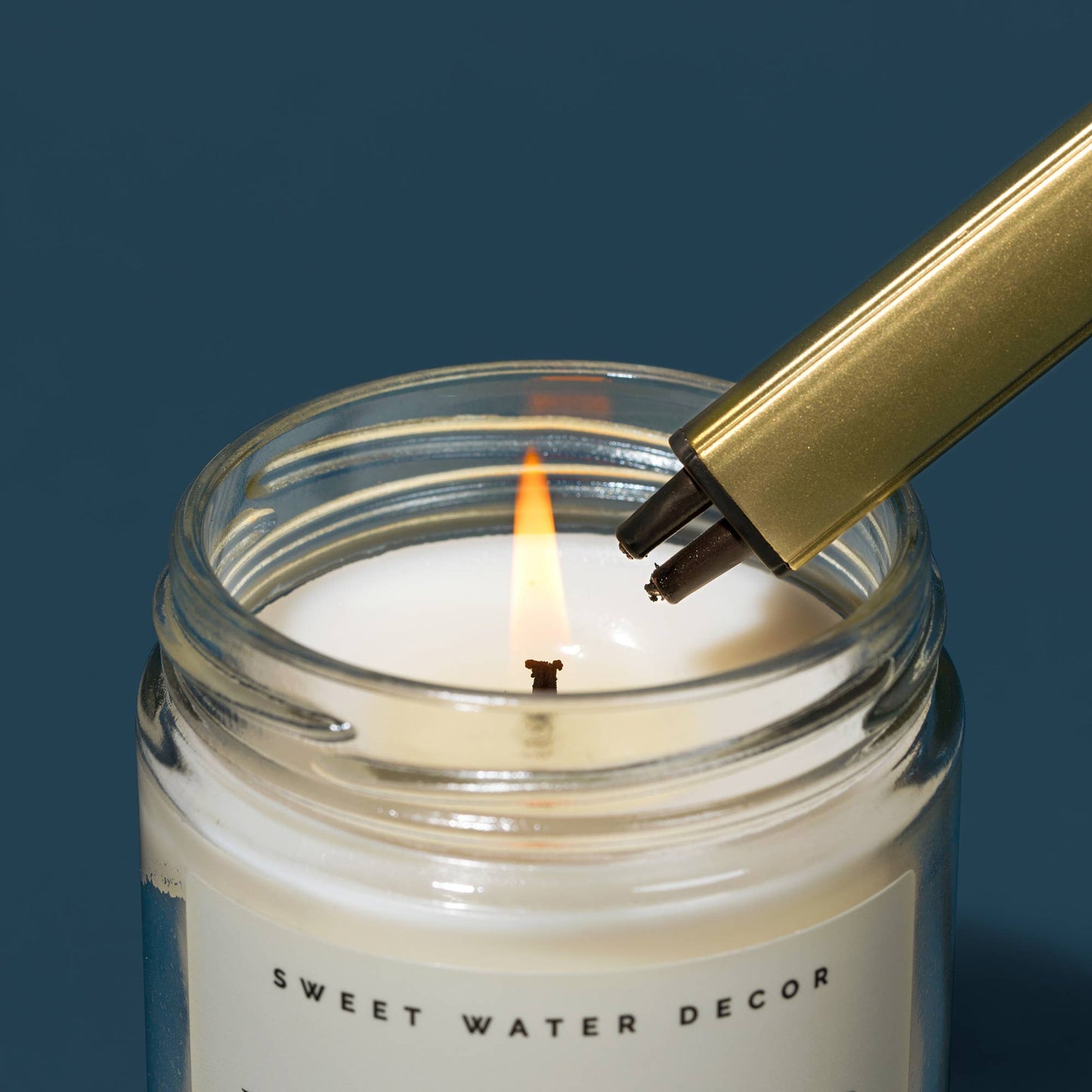 Oh Hey, Light It Up – Gold USB Rechargeable Lighter