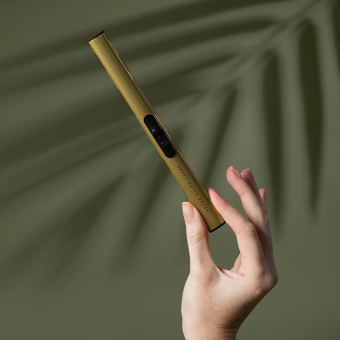 Oh Hey, Light It Up – Gold USB Rechargeable Lighter